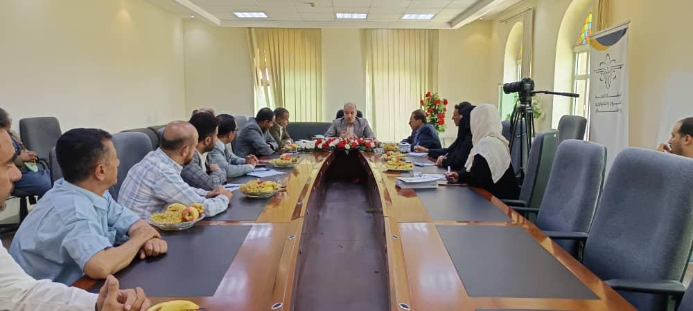 الغرفة التجارية الصناعية بالأمانة تشارك في مناقشة أنشطة ومشاريع الهيئة العامة للعلوم والبحوث والتكنولوجيا والابتكار .