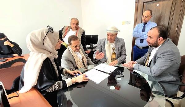 وزير الاقتصاد يطّلع على جهود "الغرفة التجارية" في دعم قطاع رواد الأعمال والمنشآت الصغيرة والأصغر.