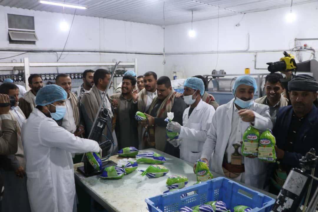 بطاقة إنتاجية تبلغ 60 ألف حبة يوميا من الدواجن المجمدة وزارة الزراعة وقطاع الدواجن بالغرفة التجارية يدشّنان المرحلة الثانية من مشروع الزراعة التعاقدية لإنتاج الدواجن